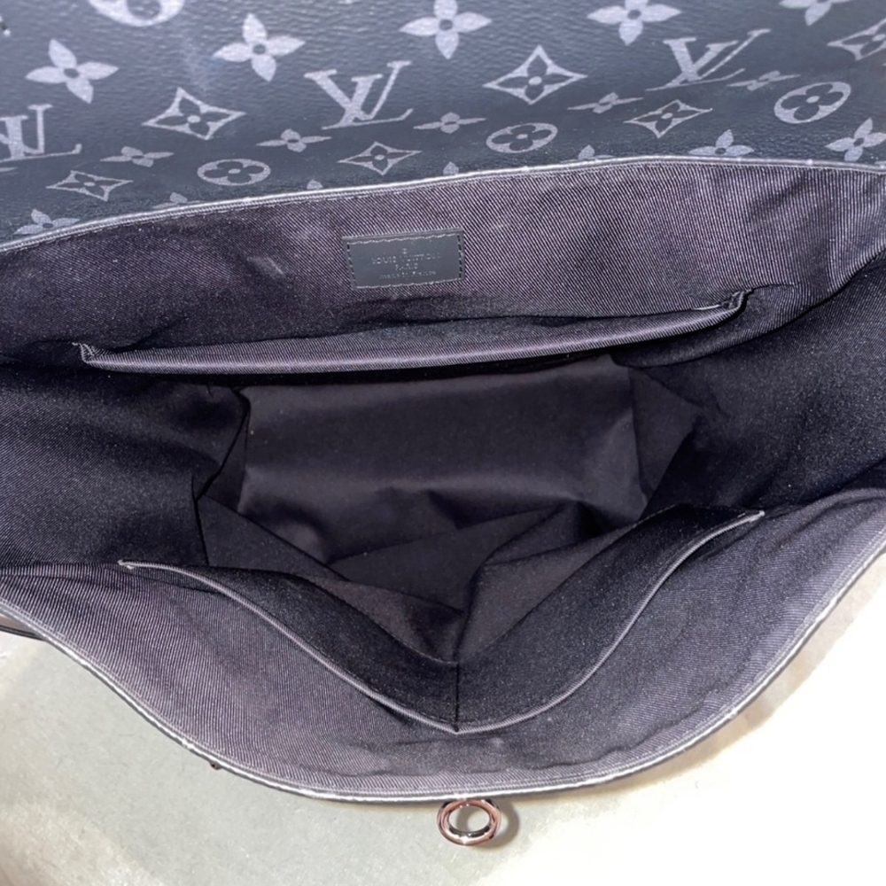 Authentic Louis Vuitton Eclipse Steamer - image 6